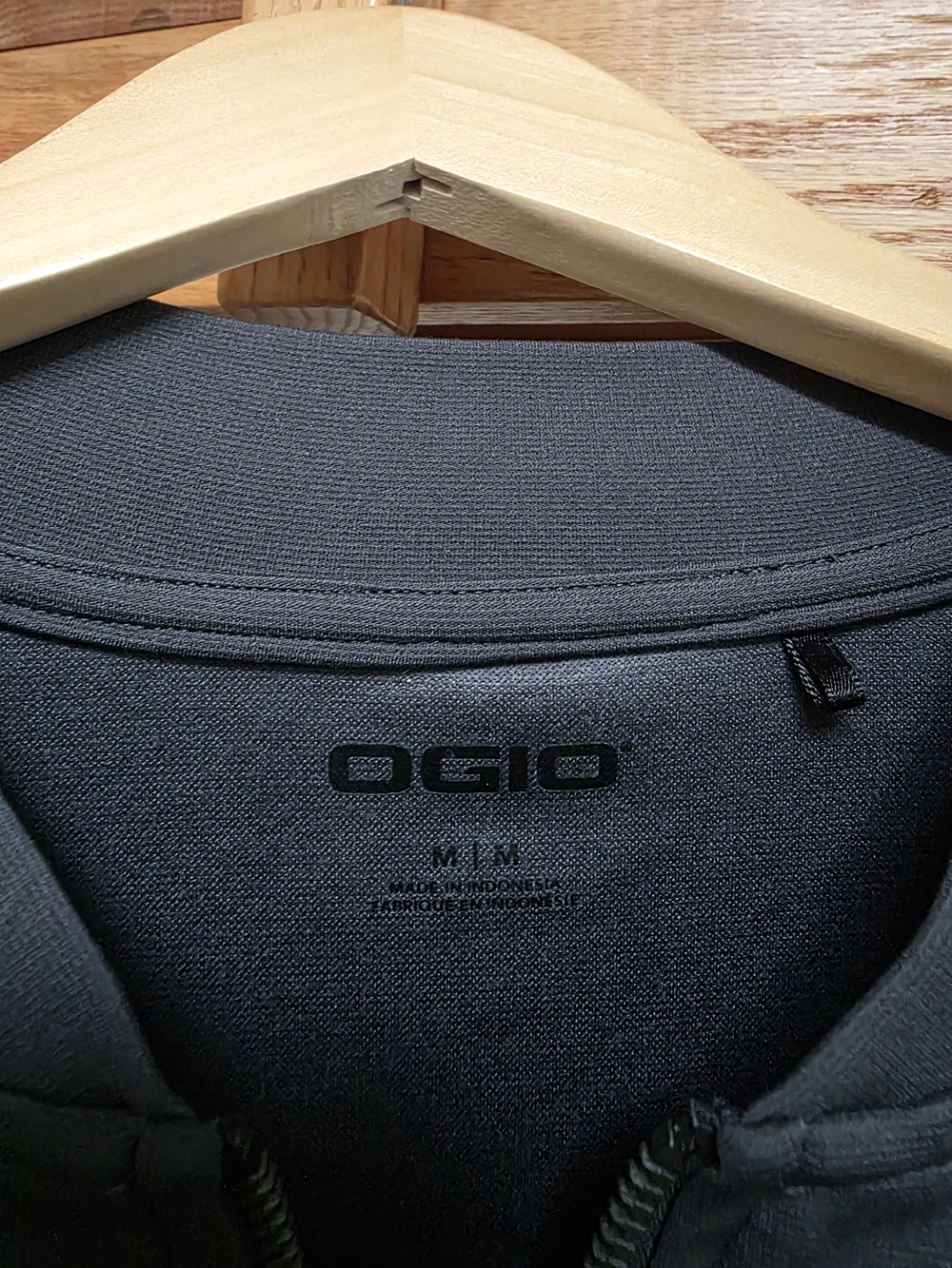 OGIO Women's Grey Jeep Logo Lightweight Zip Jacket - Picture 2 of 3